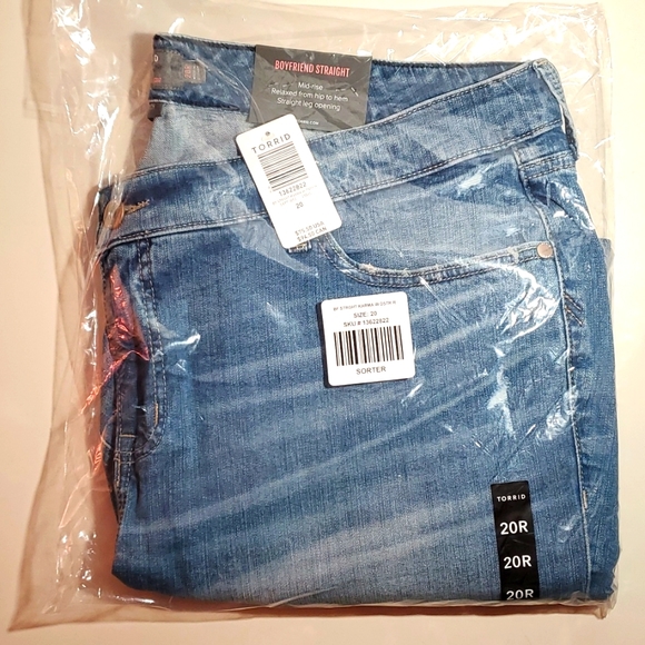 ❤️NWT VINTAGE TORRID JEANS - BOYFRIEND STRAIGHT DISTRESSED - STRETCH MID RISE - Picture 5 of 16